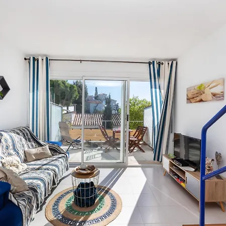 Apartment Grifeu-3 By Interhome Llanca